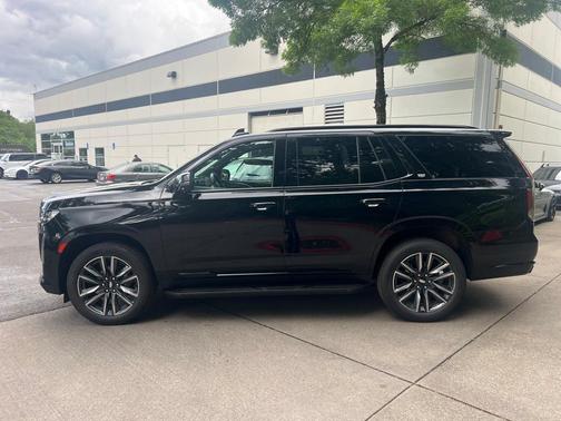 2022 Cadillac Escalade Sport