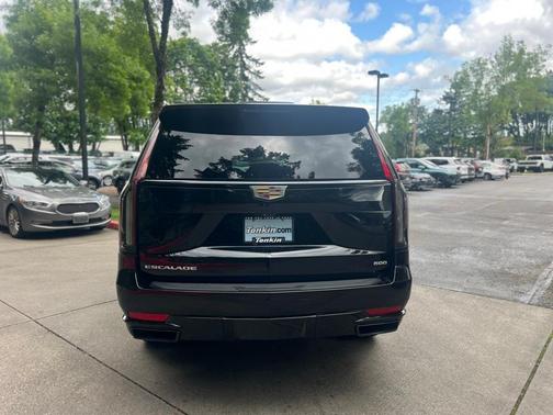 2022 Cadillac Escalade Sport