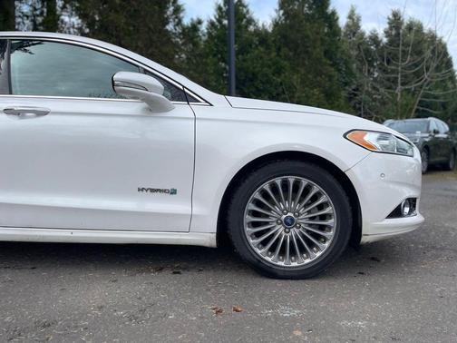 White Platinum Clearcoat Metallic 2013 Ford Fusion Hybrid Titanium