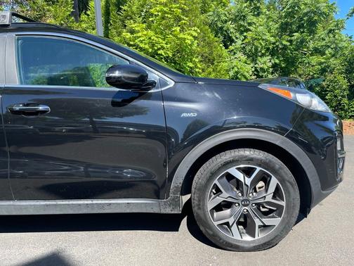 Black Cherry Pearl 2022 Kia Sportage EX