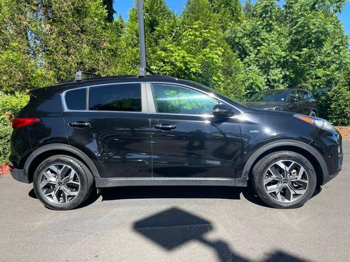 Black Cherry Pearl 2022 Kia Sportage EX