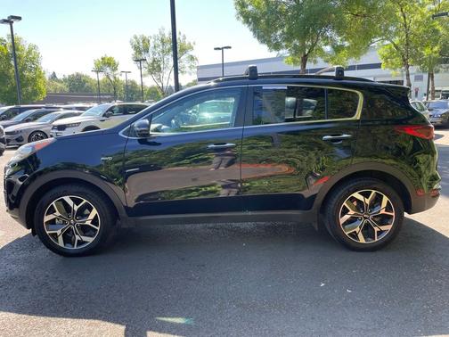 Black Cherry Pearl 2022 Kia Sportage EX