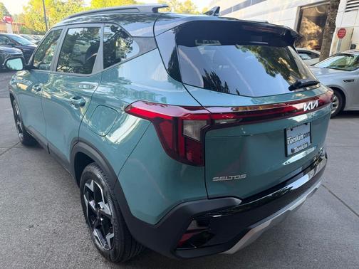 Pluton Blue/Black Roof 2026 Kia Seltos S