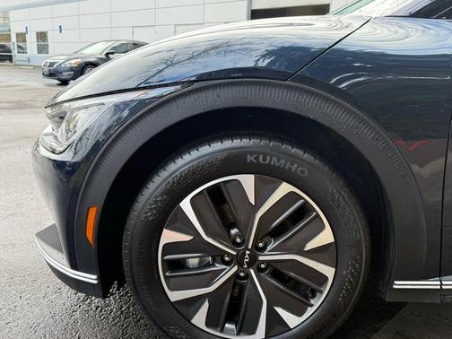 2024 Kia EV6 Light