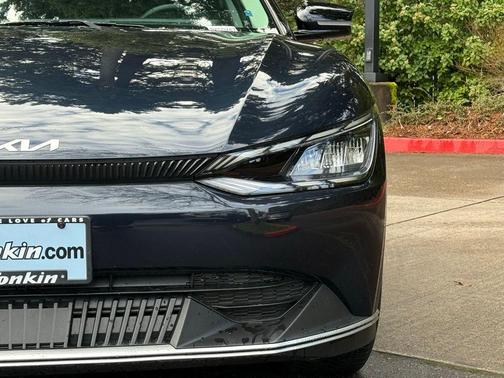 Gravity Blue 2024 Kia EV6 Light