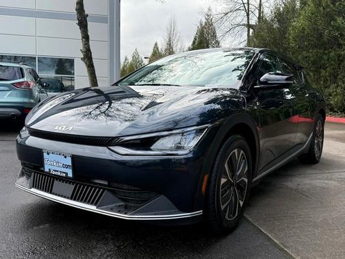 2024 Kia EV6 Light