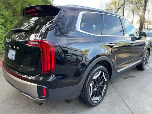 Ebony Black 2025 Kia Telluride S