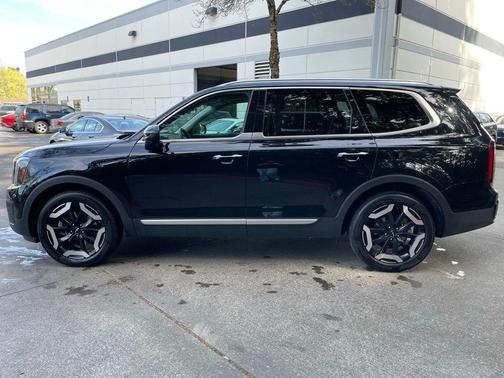 Ebony Black 2025 Kia Telluride S