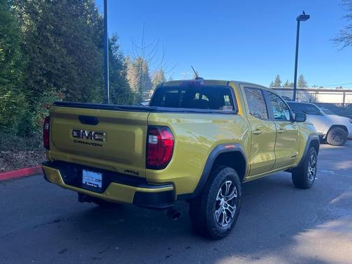2023 GMC Canyon AT4