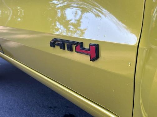 2023 GMC Canyon AT4