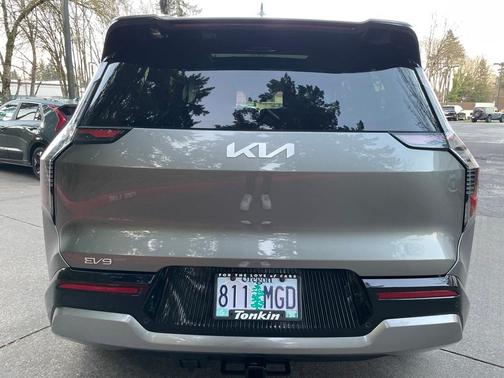 2024 Kia EV9 Land