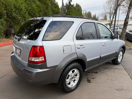 2005 Kia Sorento LX