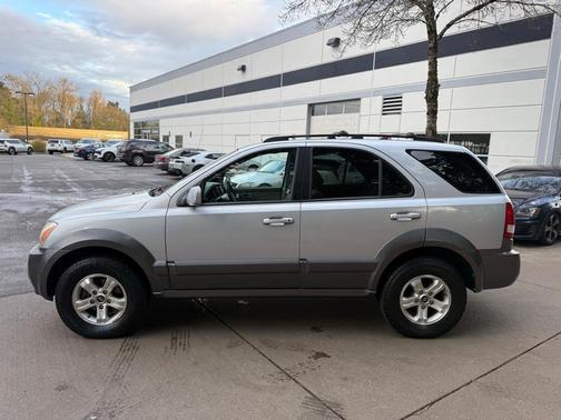 2005 Kia Sorento LX