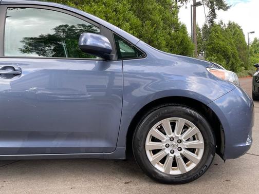 Shoreline Mist 2015 Toyota Sienna LE