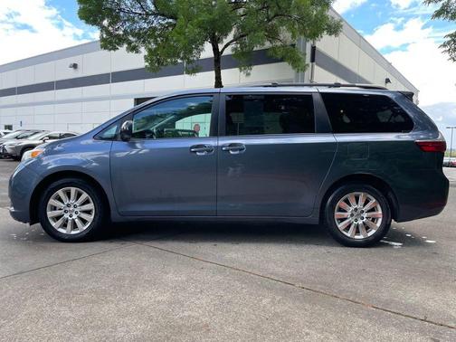Shoreline Mist 2015 Toyota Sienna LE