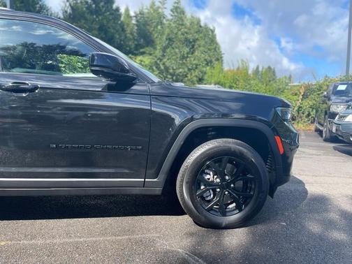 2024 Jeep Grand Cherokee L Laredo