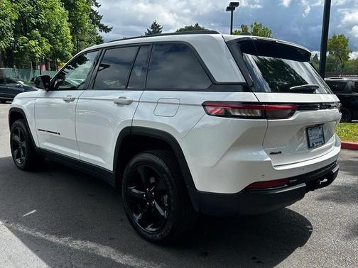 2024 Jeep Grand Cherokee Laredo