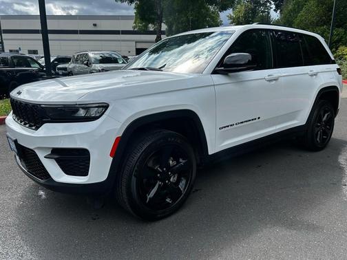 2024 Jeep Grand Cherokee Laredo