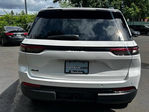 2024 Jeep Grand Cherokee Laredo