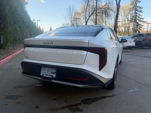 Snow White Pearl 2025 Kia K4