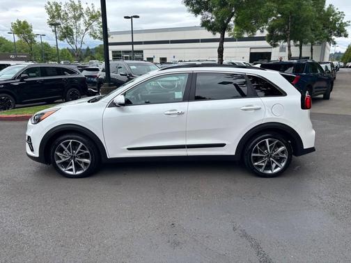 2022 Kia Niro Touring SE