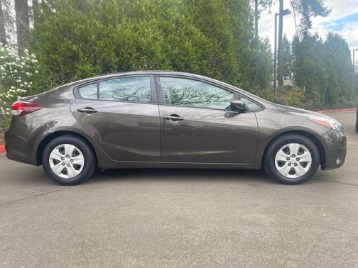 Titanium Bronze 2018 Kia Forte LX