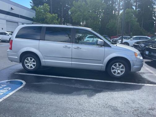 Photo 2 of 3 of 2010 Chrysler Town & Country Touring