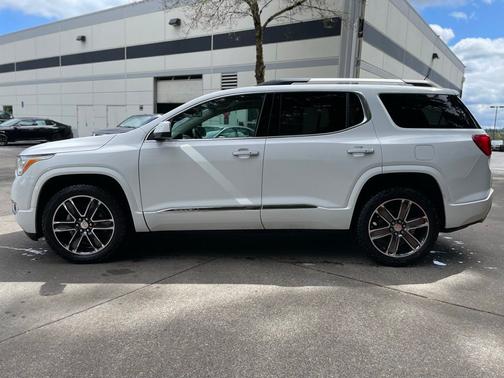 Summit White 2019 GMC Acadia Denali