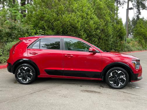 Runway Red 2023 Kia Niro EV Wind