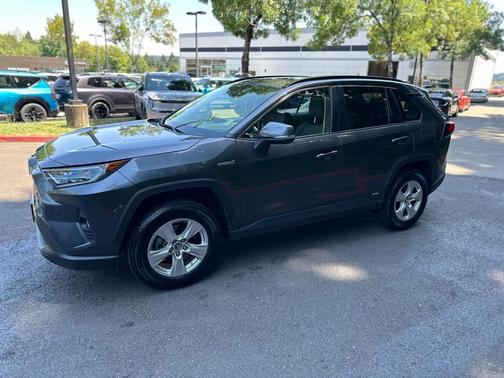2019 Toyota RAV4 Hybrid XLE