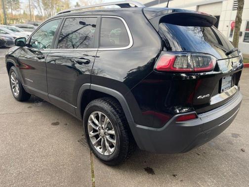 Diamond Black 2019 Jeep Cherokee Latitude Plus