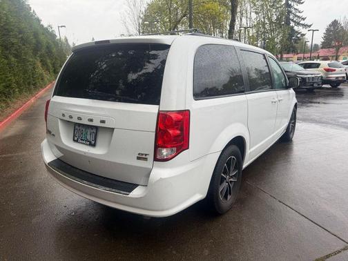 White Knuckle Clearcoat 2018 Dodge Grand Caravan GT