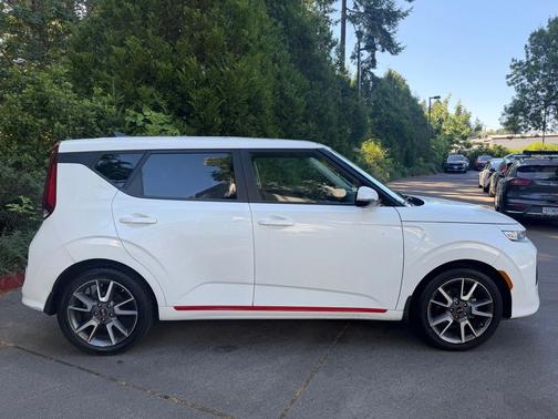 Snow White Pearl 2021 Kia Soul GT-Line