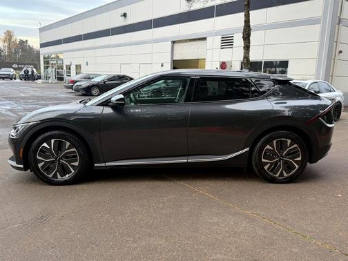 2023 Kia EV6 Light