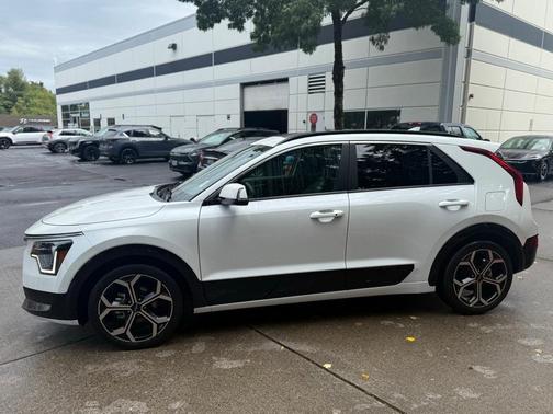 2023 Kia Niro EX Touring