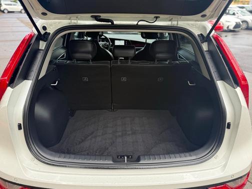 2023 Kia Niro EX Touring