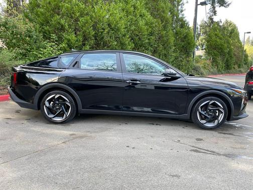 Aurora Black Pearl 2025 Kia K4 EX