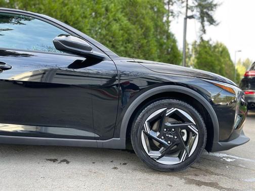 Aurora Black Pearl 2025 Kia K4 EX