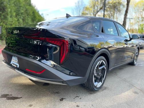 Aurora Black Pearl 2025 Kia K4 EX