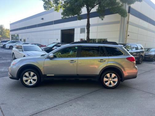 2010 Subaru Outback 2.5i