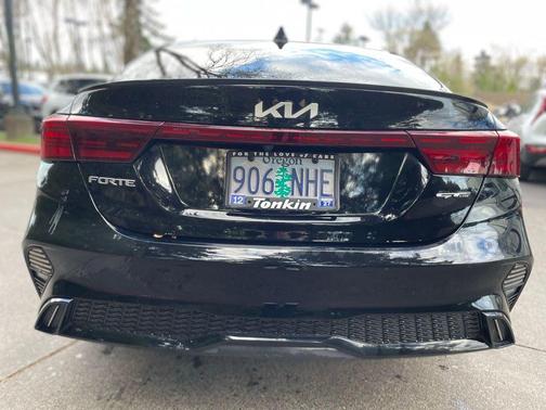 Aurora Black Pearl 2022 Kia Forte GT-Line