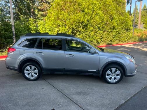 2010 Subaru Outback 2.5i