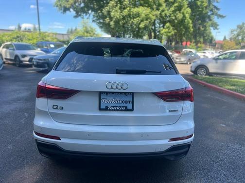 2024 Audi Q3 45 S line Premium
