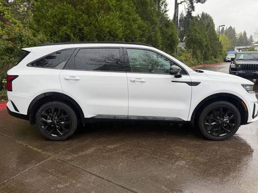 Glacial White Pearl 2023 Kia Sorento SX