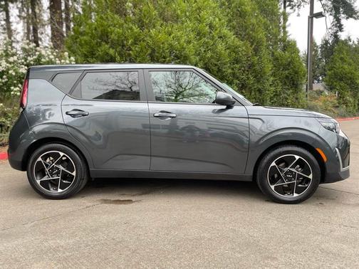 Gravity Gray 2023 Kia Soul EX