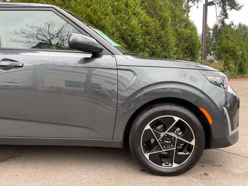 Gravity Gray 2023 Kia Soul EX