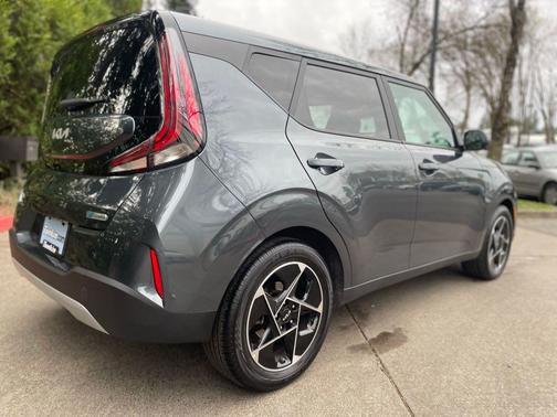 Gravity Gray 2023 Kia Soul EX