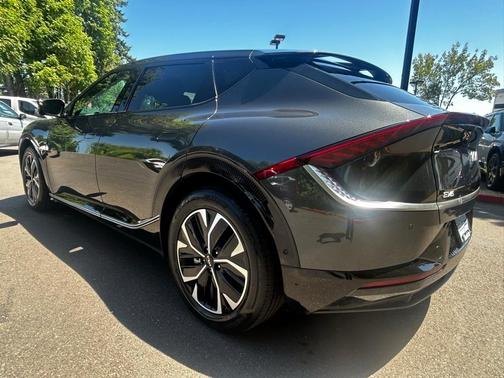 2022 Kia EV6 Wind