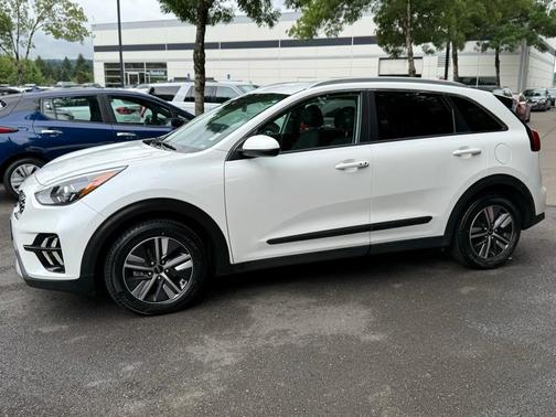 2022 Kia Niro LXS