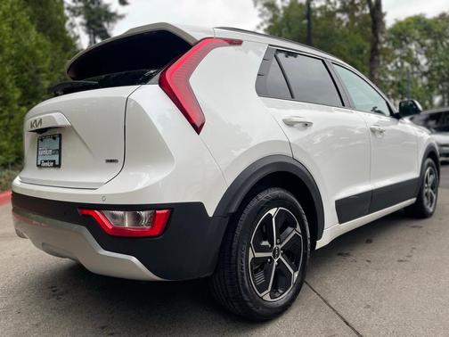 2023 Kia Niro EX